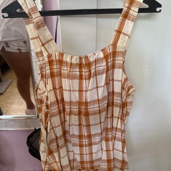 Top - Picture 2 of 2